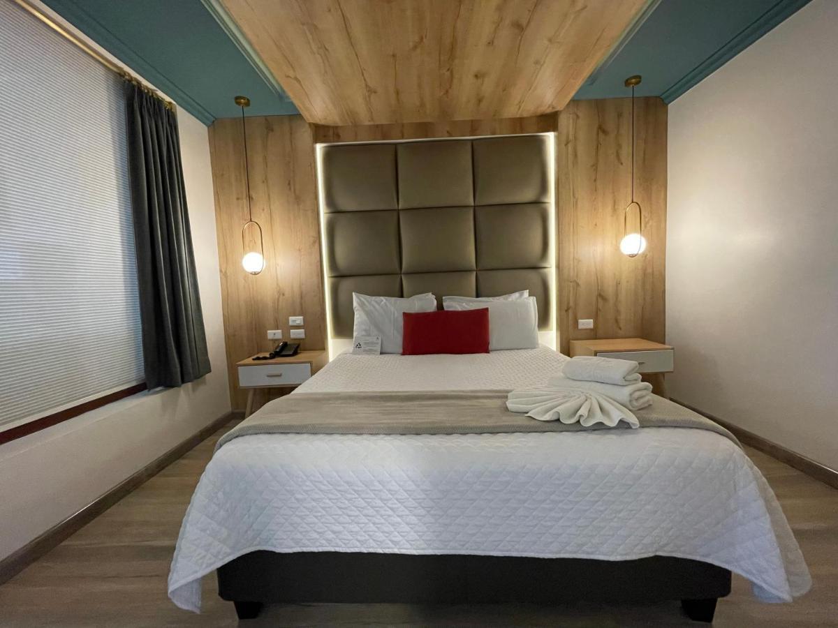 Hotel Shalom Riobamba Exteriör bild